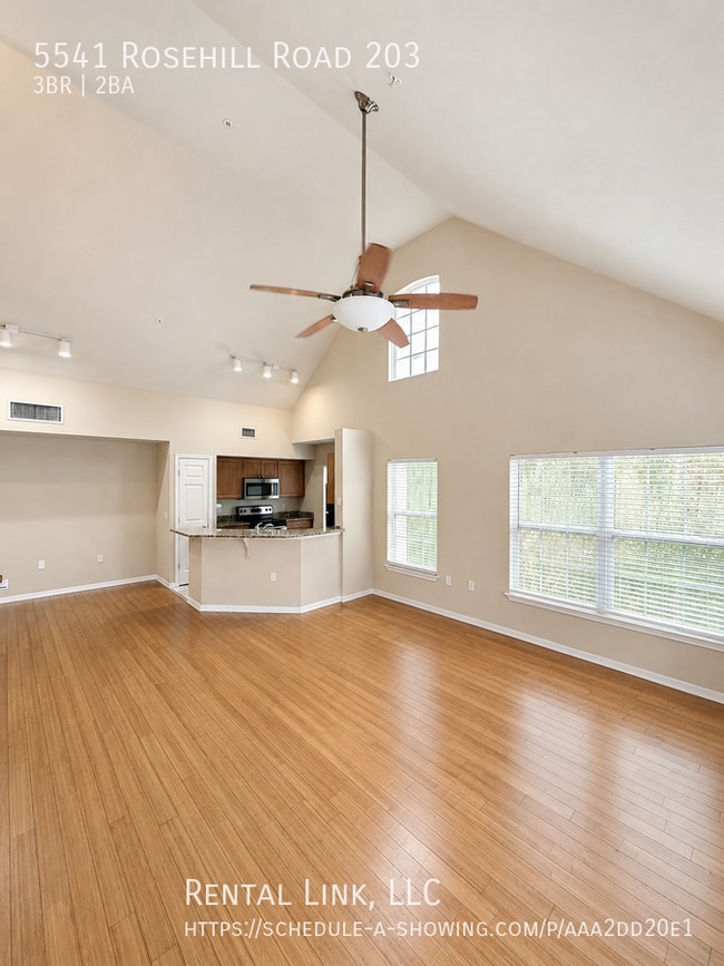 Building Photo - 5541 Rosehill Rd