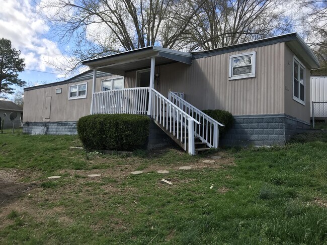 Building Photo - 965 Lincoln Dr