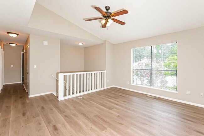Foto del edificio - 3592 Riverchase Dr