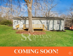 Building Photo - 1702 Lakeview Dr