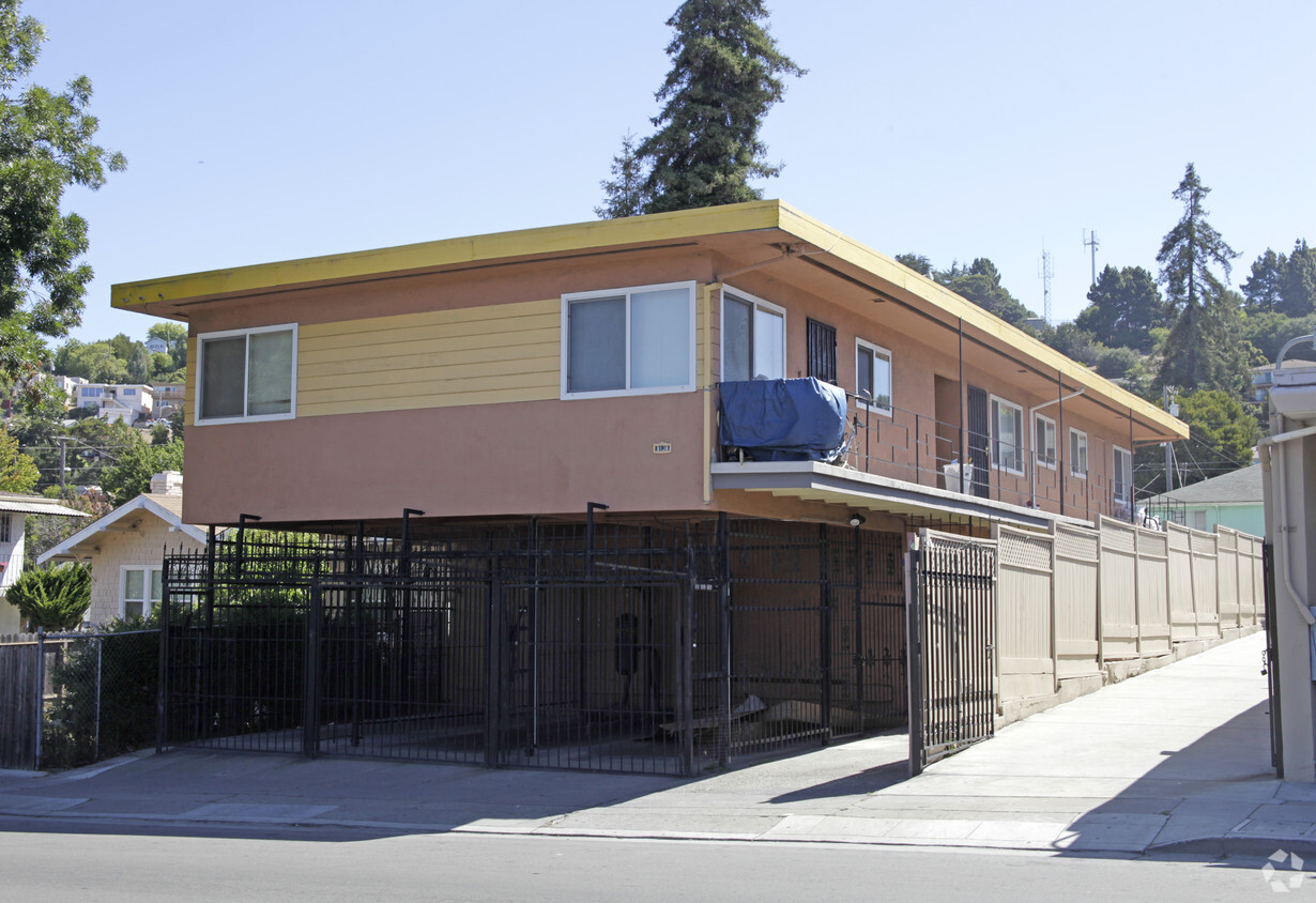 Primary Photo - 9136 Macarthur Blvd