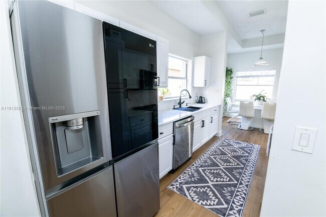 Building Photo - 23060 Sunfield Dr
