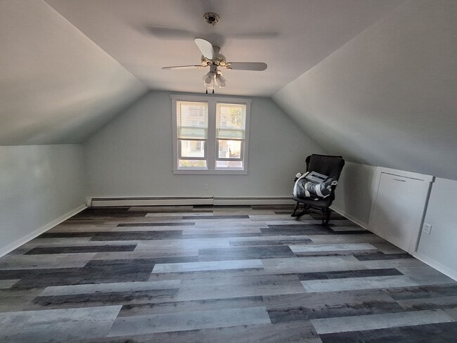 Building Photo - 125 Hemlock St