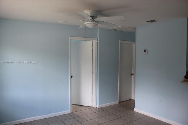 Foto del edificio - 5050 SE Ebbtide Ave