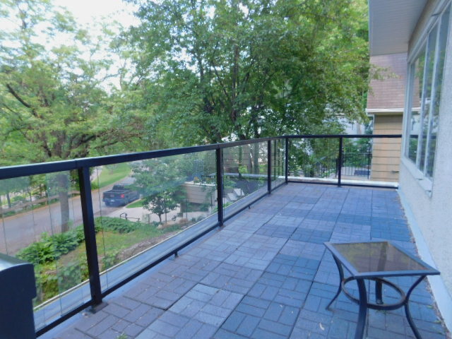 Foto del edificio - 819 Kenwood Pkwy