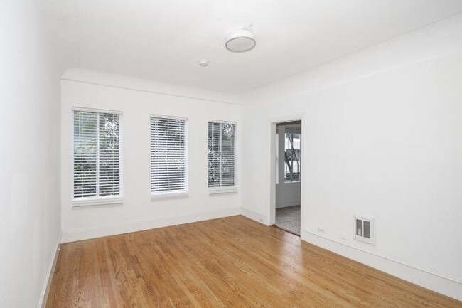 Building Photo - bedroom in San Francisco CA 94102