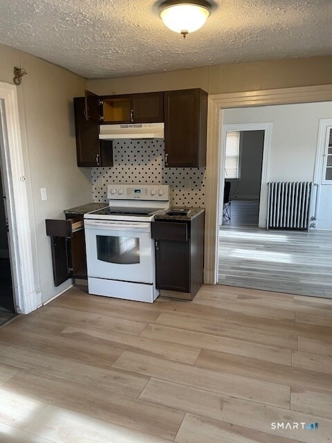 Foto del edificio - 57-59-59 Blue Hills Ave