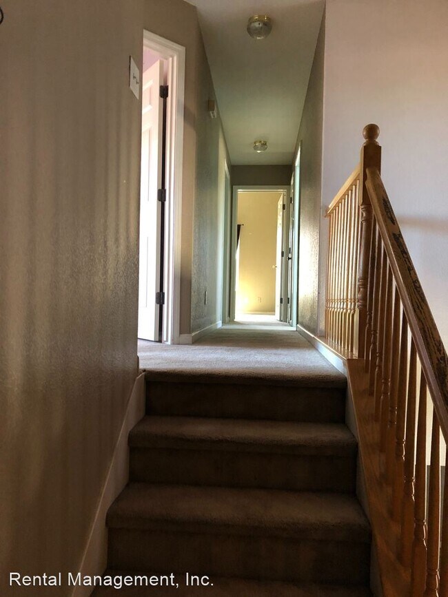 Foto del edificio - 4 br, 3 bath House - 2131 W. Rock Creek Ct.