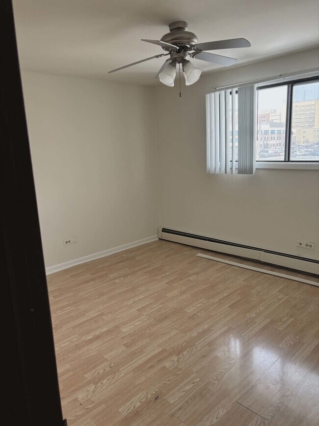 Foto del edificio - 200 Madison St