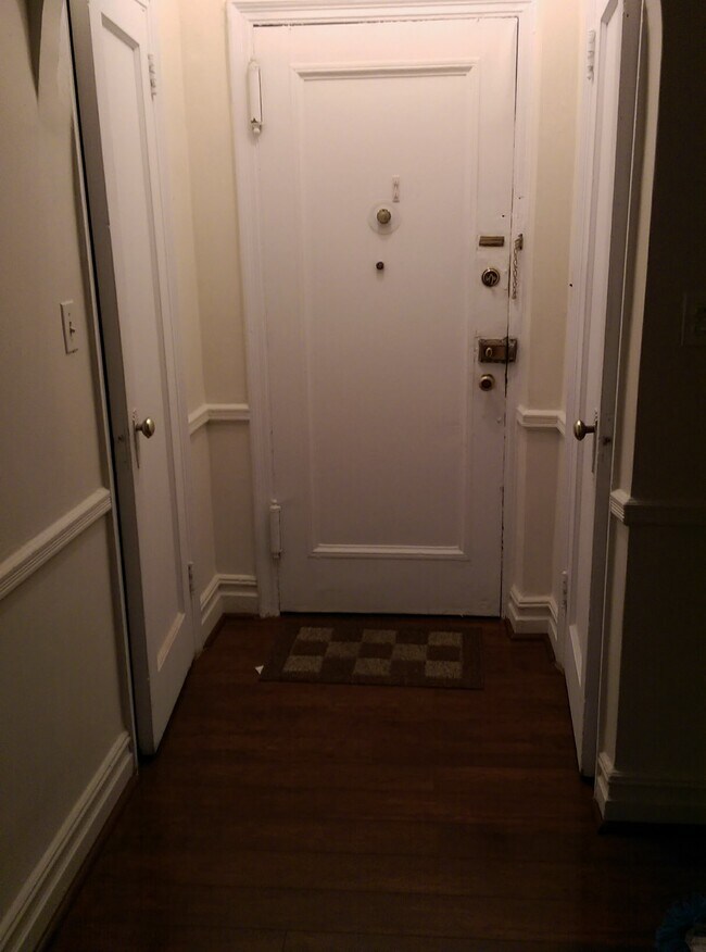 Foto del edificio - 868 E 7th St