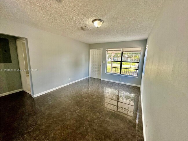 Foto del edificio - 820 NW 4th Ave