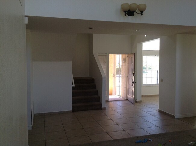 Foto del edificio - Stunning 4 Bedroom 3 Bath Home!!!