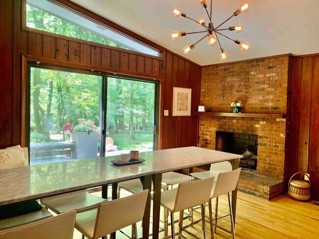Foto del edificio - 603 Rock Creek Rd