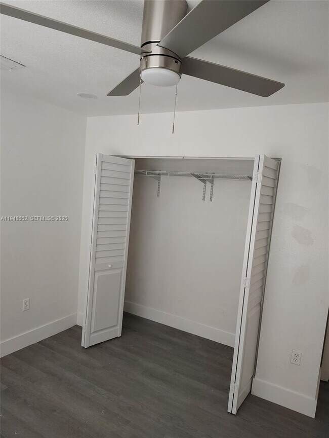 Foto del edificio - 165 SW 5th Ct