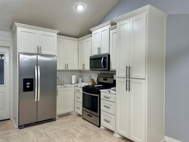 Building Photo - 7114 Golden Dale Ct