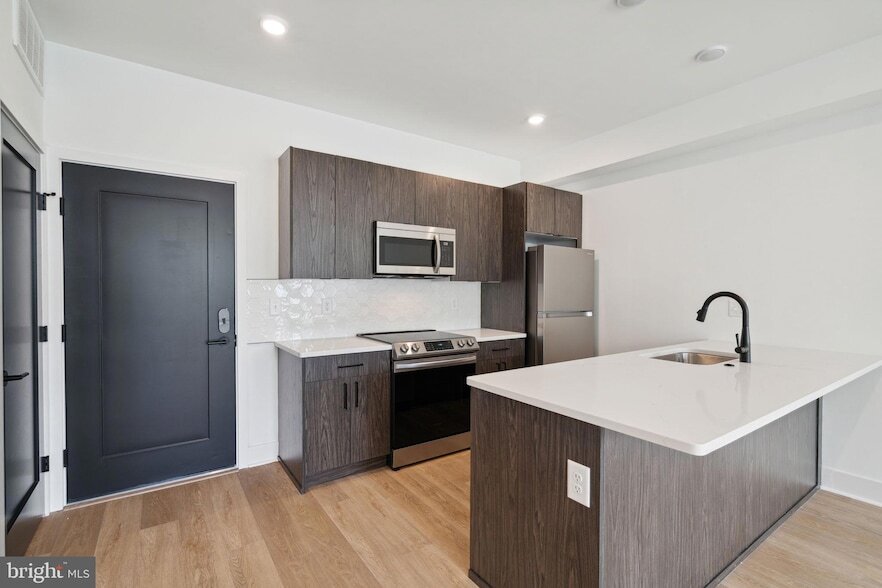 Foto principal - 1419 W Grange Ave