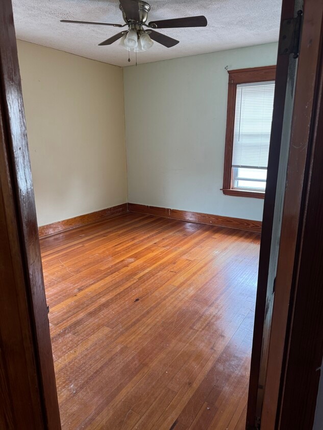 Primary Photo - 1041 Park Ave