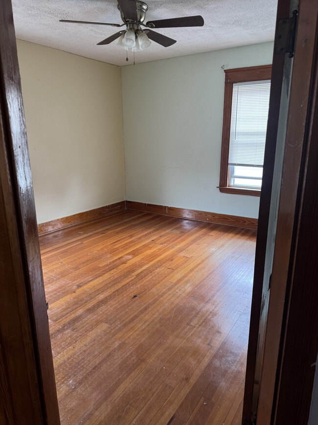 Building Photo - 1041 Park Ave