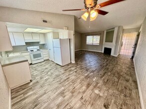 Building Photo - 1533 E Austin Way