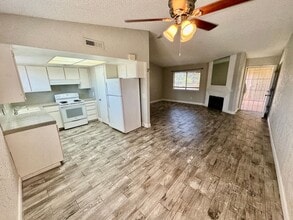 Building Photo - 1533 E Austin Way