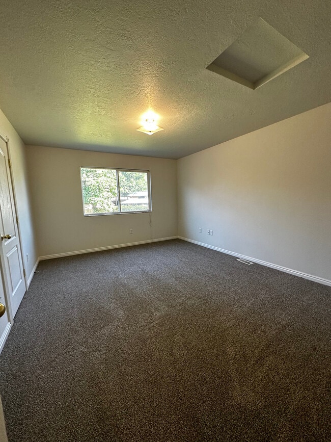 Building Photo - 2040 Lexis Ln