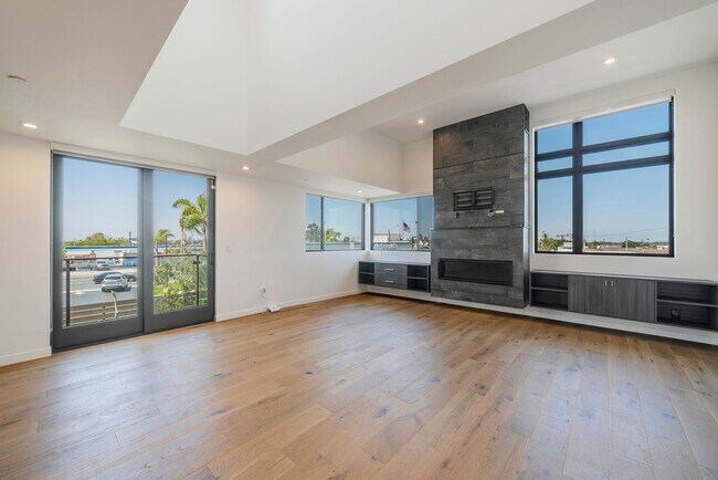 Foto del edificio - Modern Manhattan Beach Townhome!