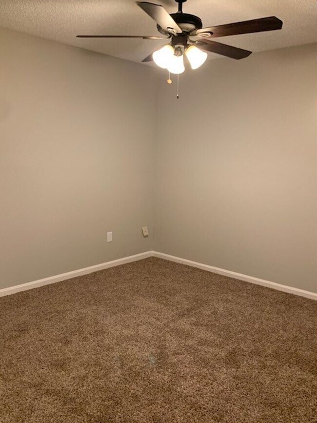 Foto del edificio - 2 Bedroom/2 Bath Triplex in Valdosta
