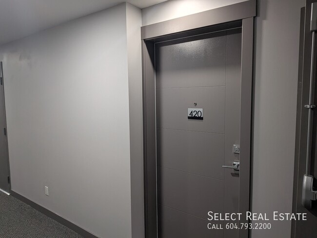 Photo du bâtiment - 33886 Pine St