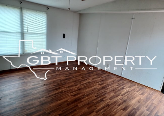 Building Photo - Single Wide