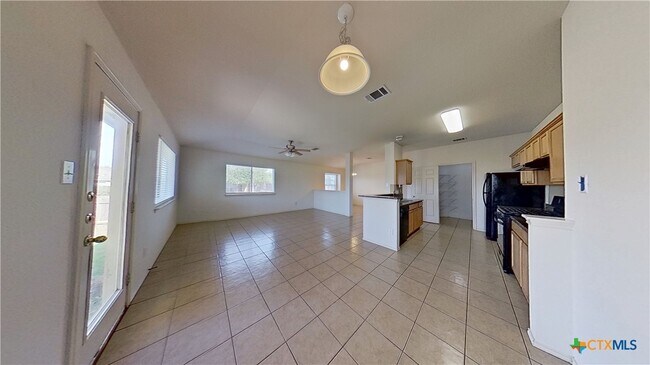 Foto del edificio - 1119 Whitley Dr