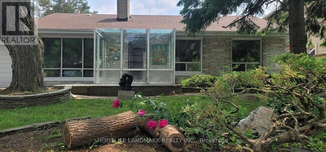 Photo du bâtiment - 50 Larkfield Dr