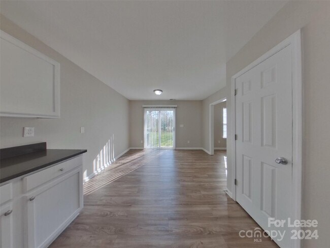 Foto del edificio - 5224 Grays Ridge Dr