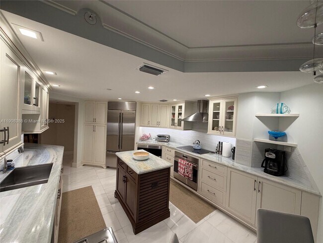 Foto del edificio - 5200 N Ocean Dr