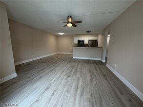 Building Photo - 5315 Summerlin Rd