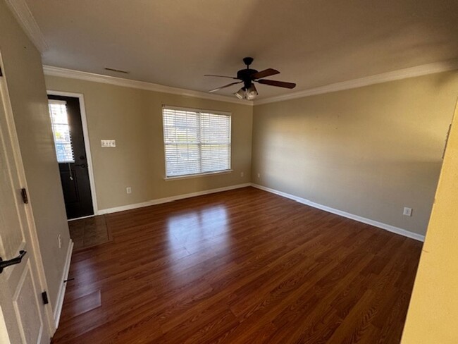 Building Photo - Tavern Grove Townhome in Campbell County