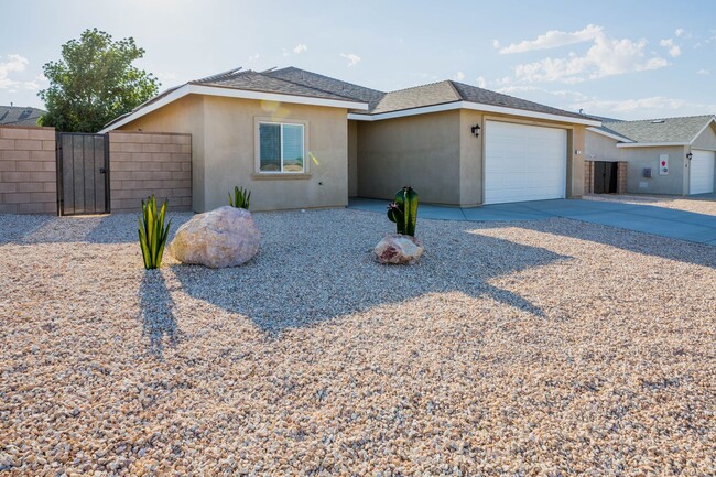 Foto del edificio - Beautiful 4 bed, 2 bath home AVAILABLE for...