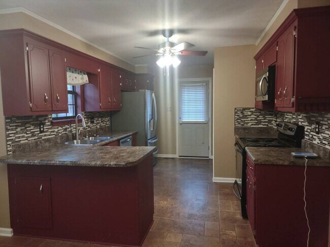 Foto del edificio - 3309 Tate Rd