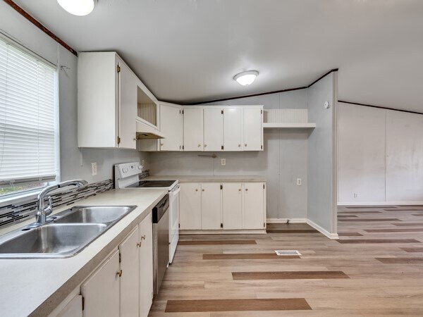 Foto del edificio - 25779 Almarie Dr