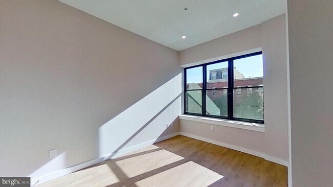 Foto del edificio - 3859 Lancaster Ave