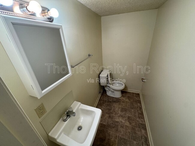 Building Photo - 312 Sharpe Rd