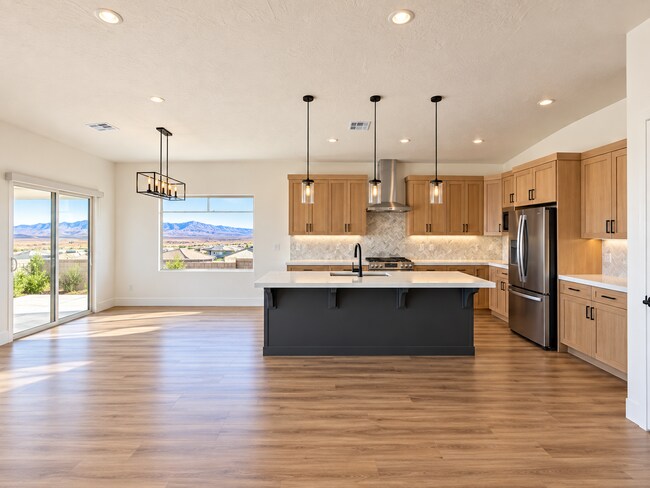Foto del edificio - Unobstructed views of Pine Mountain on corner lot.