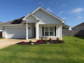Building Photo - 6539 Forest Bay Ave