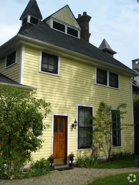 Building Photo - 1632 Sheridan Rd