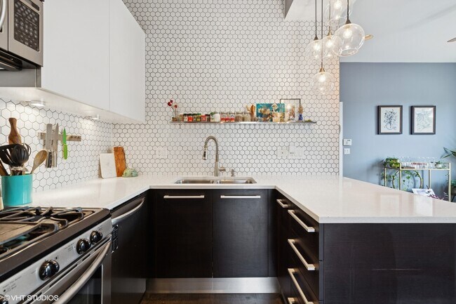 Foto del edificio - 1134 N Wolcott Ave