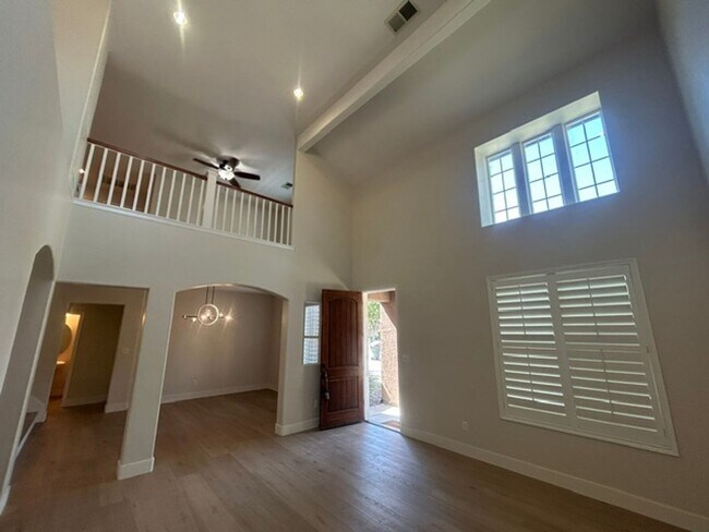 Foto del edificio - 2 Story house in Cul-De-Sac
