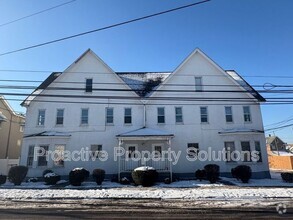 Building Photo - 746-748 River St