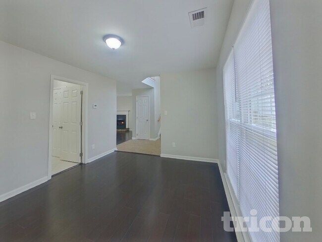 Foto del edificio - 7804 Royce Hall Ln