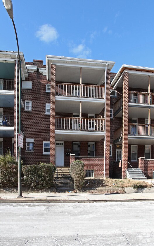 Foto del edificio - 2440 Callow Ave