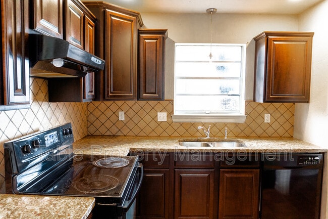 Building Photo - 2216 SW 76th St