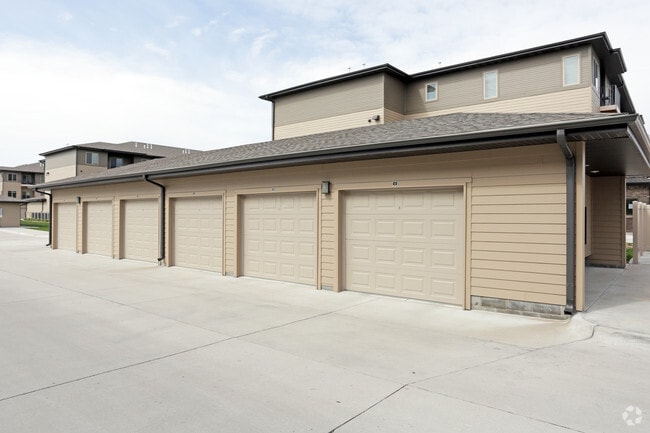 Detached Garages - The Sterling Apartments at Grand Island